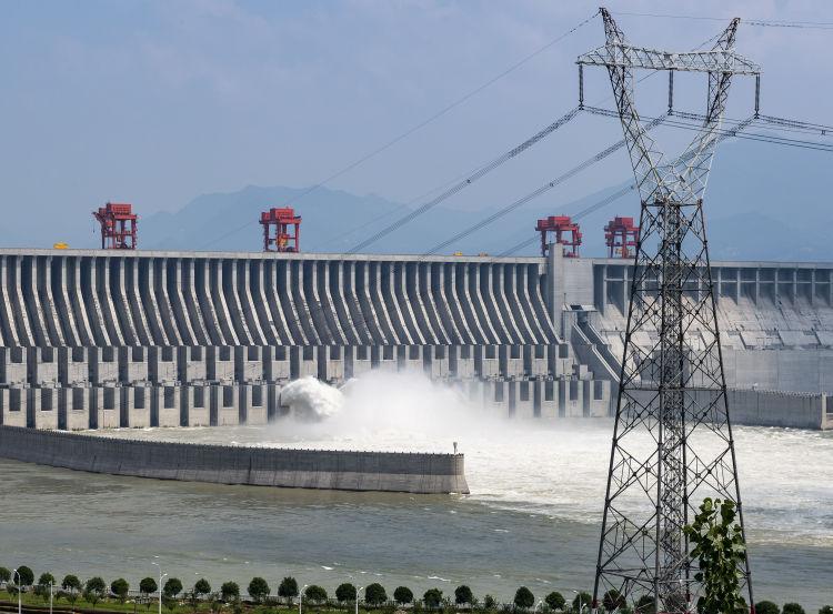 三峡洪水最新视频